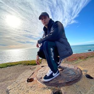 Meet your Posher, Victor